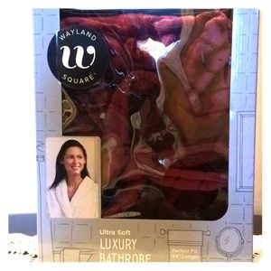 Ultra Soft Luxury Bathrobe in Burgundy